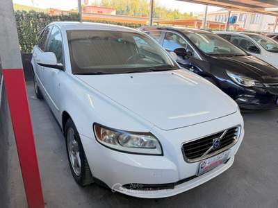 Volvo S40 Momentum 1.6 d 110CV Bianco usata Pozzuoli