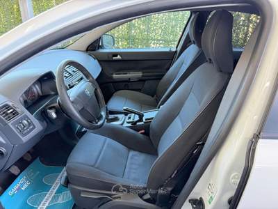 Volvo S40 Momentum 1.6 d 110CV Bianco usata Pozzuoli