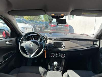 Alfa Romeo Giulietta 1.6 JTDm-2 105 CV Distinctive Rosso usata Oderzo