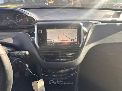 Peugeot 208 1° serie PureTech 82 5 porte Allure Nero usata Oderzo