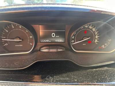 Peugeot 208 1° serie PureTech 82 5 porte Allure Nero usata Oderzo
