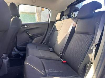 Peugeot 208 1° serie PureTech 82 5 porte Allure Nero usata Oderzo