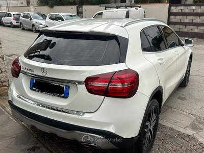 Mercedes-Benz GLA Mercedes-benz GLA 220 d Automatic Premium Bianco usata Caivano