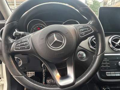 Mercedes-Benz GLA Mercedes-benz GLA 220 d Automatic Premium Bianco usata Caivano