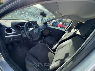 Renault Clio 1.2 16V 5 porte Confort Grigio usata Altidona