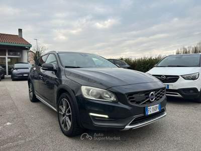 Volvo V60 Cross Country D3 Geartronic Momentum Grigio usata Oderzo