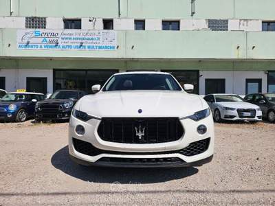 Maserati Levante V6 Diesel 250 CV AWD Granlusso Bianco usata Pesaro