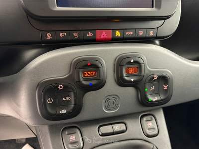Fiat Panda Panda 1.0 firefly hybrid city cross s&s 70cv 5p.ti Rosso usata Settimo Torinese