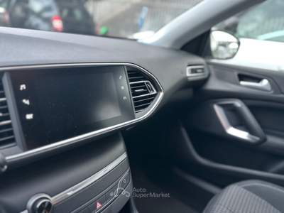 Peugeot 308 S&S EAT8 Business 2020 Bianco usata Cercola