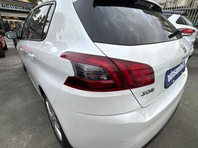 Peugeot 308 S&S EAT8 Business 2020 Bianco usata Cercola