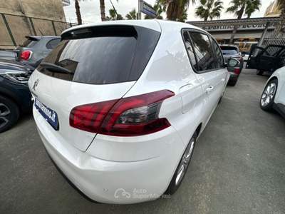 Peugeot 308 S&S EAT8 Business 2020 Bianco usata Cercola