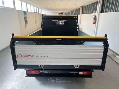 Piaggio Porter NP6 TW CHAS 300 SR LPG START PASSO 3000 - 260X180 Bianco usata Prato