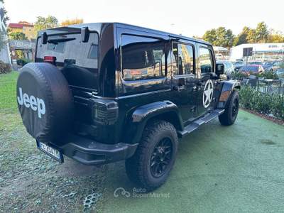 Jeep Wrangler Unlimited 2.8 CRD DPF Sahara Auto 92000KM Nero usata Curno