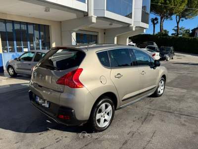 Peugeot 3008 1.6 e-HDi 112CV cambio robotizzato S.&S. Business Grigio usata Recanati