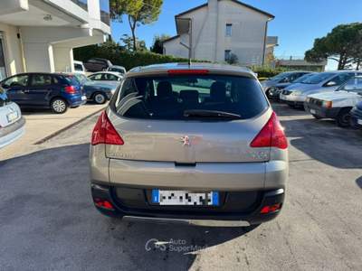 Peugeot 3008 1.6 e-HDi 112CV cambio robotizzato S.&S. Business Grigio usata Recanati