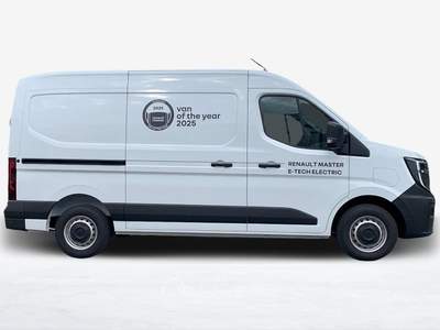 Renault Master Nuovo E-Tech electric FG TA L2H2 T35 long range AC22/DC130 Bianco usata Albignasego