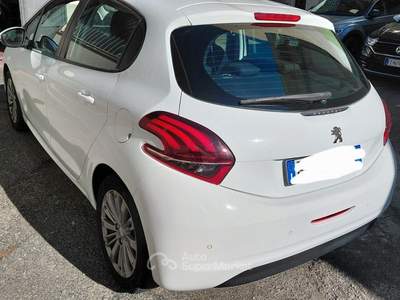 Peugeot 208 5 porte Allure usata Torino