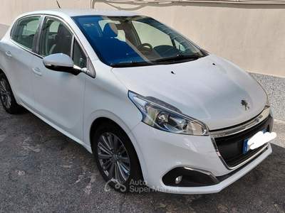Peugeot 208 5 porte Allure usata Torino