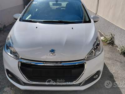 Peugeot 208 5 porte Allure usata Torino