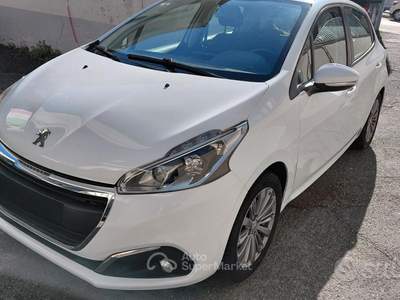 Peugeot 208 5 porte Allure usata Torino