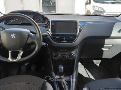 Peugeot 208 5 porte Allure usata Torino