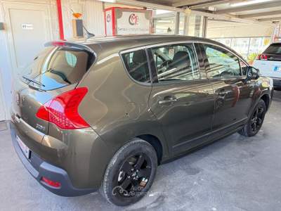 Peugeot 3008 cambio robotizzato Premium Marrone usata Pozzuoli