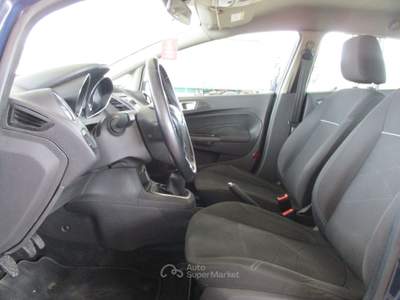 Ford Fiesta TITANIUM Blu/Azzurro usata Francolise
