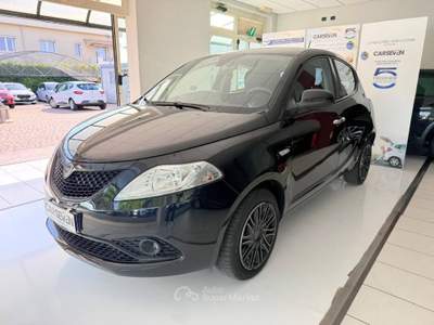 Lancia Ypsilon 1.0 firefly hybrid Silver s&s 70cv Nero usata Ponte San Nicolò