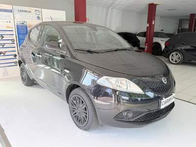 Lancia Ypsilon 1.0 firefly hybrid Silver s&s 70cv Nero usata Ponte San Nicolò