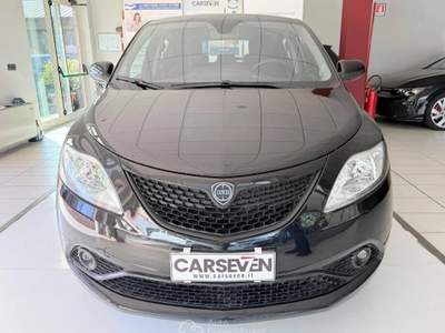 Lancia Ypsilon 1.0 firefly hybrid Silver s&s 70cv Nero usata Ponte San Nicolò