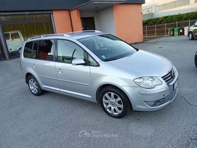 Volkswagen Touran 5 Porte, Metano/Benzina, 80 KW (109CV), Manuale, 7 Posti Argento usata TAGLIO DI PO