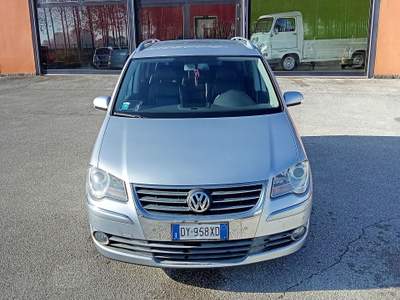 Volkswagen Touran 5 Porte, Metano/Benzina, 80 KW (109CV), Manuale, 7 Posti Argento usata TAGLIO DI PO