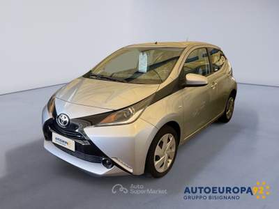 Toyota Aygo Aygo 1.0 VVT-i 69 CV 5 porte x-pure Argento usata MONOPOLI