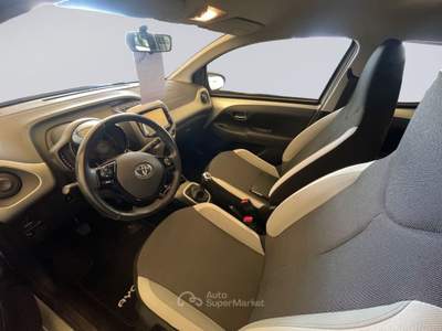 Toyota Aygo Aygo 1.0 VVT-i 69 CV 5 porte x-pure Argento usata MONOPOLI