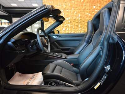 Porsche 911 TARGA 4 GTS NEW.MOD.541CV SOLLEV.21CHRONO CAM FULL Nero usata Brescia