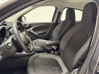 Smart ForFour  - forfour eq edition one 22kw Nero usata Biella