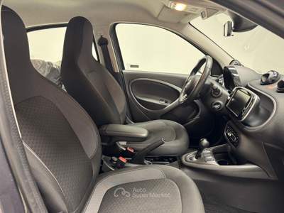 Smart ForFour  - forfour eq edition one 22kw Nero usata Biella