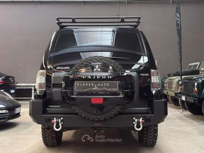 Mitsubishi Pajero 3.8 V6 24V aut. 5p. Instyle *VEICOLO SPECIALE* Nero usata Bologna