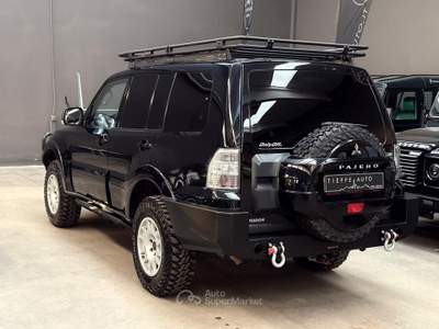 Mitsubishi Pajero 3.8 V6 24V aut. 5p. Instyle *VEICOLO SPECIALE* Nero usata Bologna
