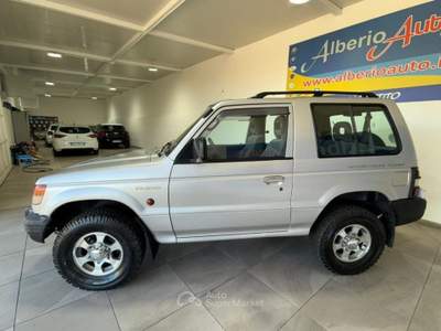 Mitsubishi Pajero 2.5 TDI Metal-top GLX Argento usata ADRANO