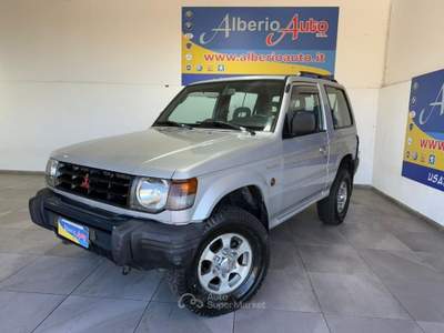 Mitsubishi Pajero 2.5 TDI Metal-top GLX Argento usata ADRANO