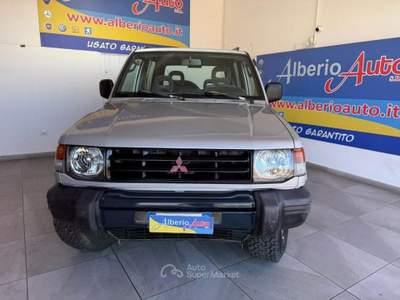 Mitsubishi Pajero 2.5 TDI Metal-top GLX Argento usata ADRANO