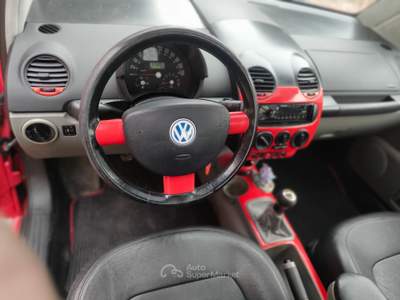 Volkswagen New Beetle 2.0 Gpl pelle e tettuccio Rosso usata SAN MARTINO SICCOMARIO
