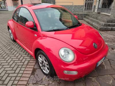 Volkswagen New Beetle 2.0 Gpl pelle e tettuccio Rosso usata SAN MARTINO SICCOMARIO