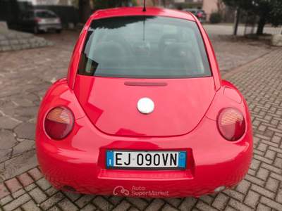 Volkswagen New Beetle 2.0 Gpl pelle e tettuccio Rosso usata SAN MARTINO SICCOMARIO