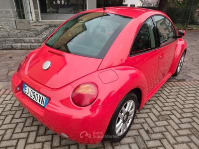 Volkswagen New Beetle 2.0 Gpl pelle e tettuccio Rosso usata SAN MARTINO SICCOMARIO