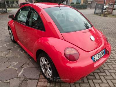 Volkswagen New Beetle 2.0 Gpl pelle e tettuccio Rosso usata SAN MARTINO SICCOMARIO
