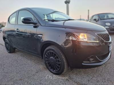 Lancia Ypsilon Ypsilon 1.0 FireFly 5p.S&S Hybrid Silver Nero usata RIMINI