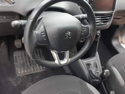 Peugeot 208 1.2 VTi 82 CV 5p. Active Argento usata Soleto