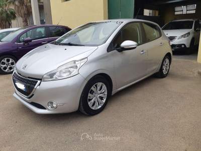 Peugeot 208 1.2 VTi 82 CV 5p. Active Argento usata Soleto